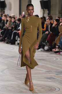 Jacquemus Fall 2018 Ready-to-Wear , Jacquemus осень зима 2018 , Fashion show , неделя моды в Париже , PFW , Mainstyles